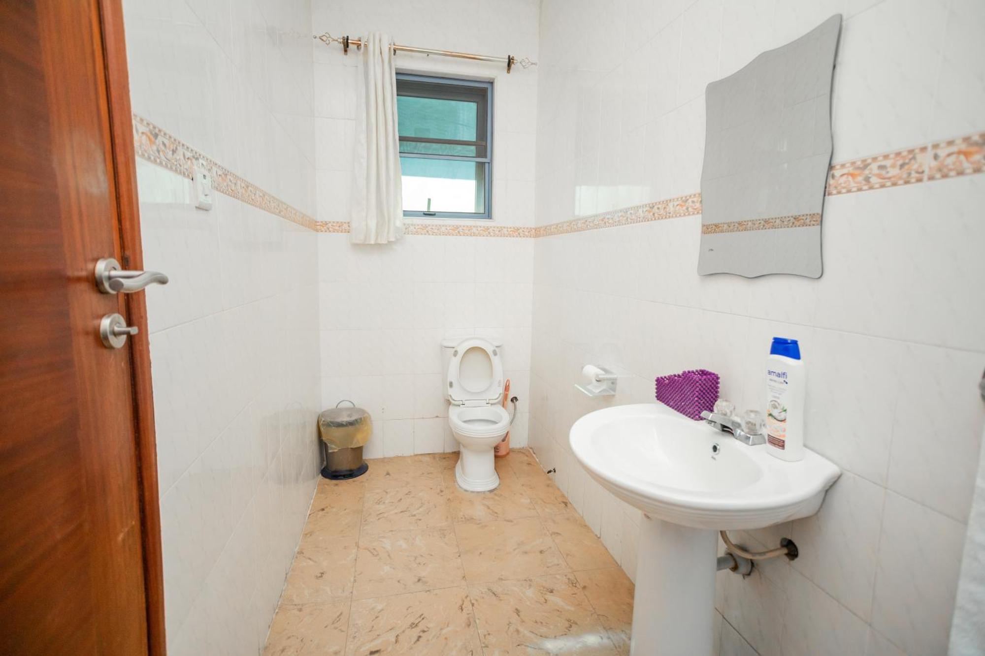Beauty Hotel Accra Bagian luar foto