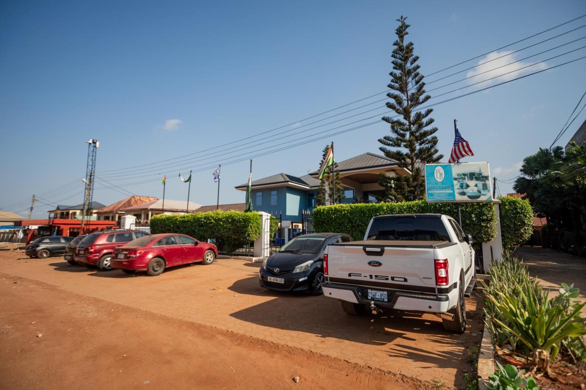 Beauty Hotel Accra Bagian luar foto