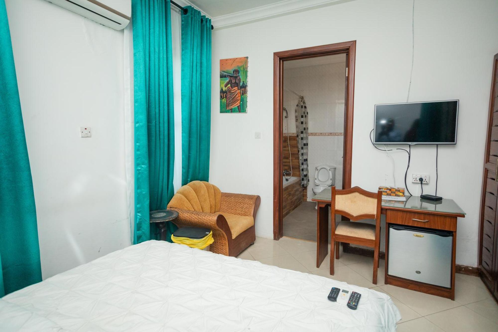 Beauty Hotel Accra Bagian luar foto