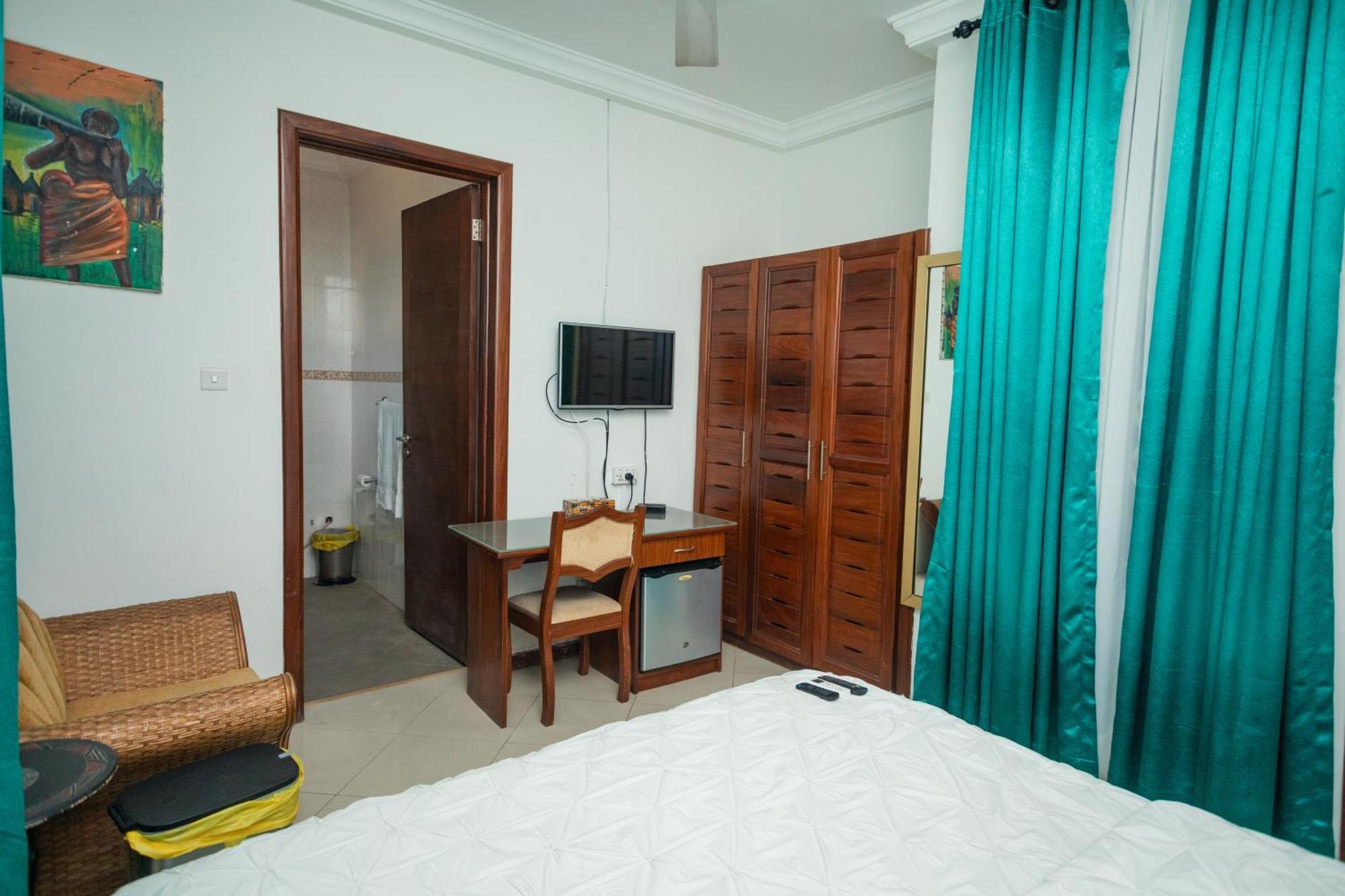 Beauty Hotel Accra Bagian luar foto